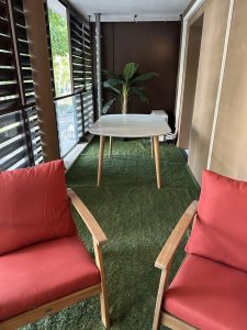Balcon terrasse appartement T2 Narbonne Centre quai secret d'augustine