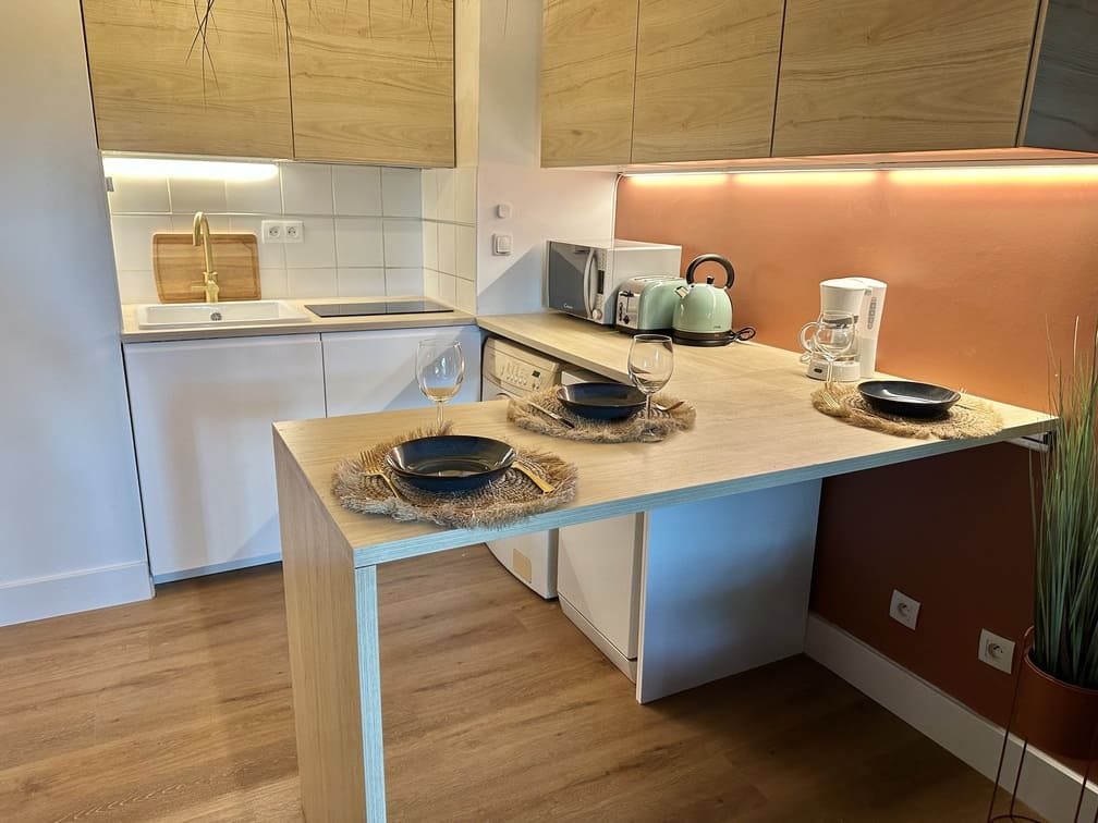 Cuisine équipée appartement T2 quai secret d'augustine Narbonne Centre