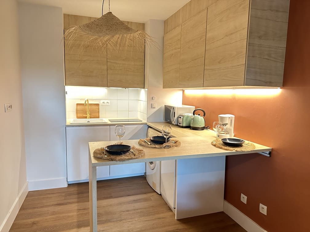 Cuisine équipée appartement T2 quai secret d'augustine Narbonne
