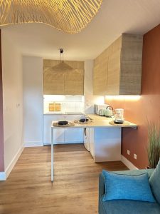 Photo de la cuisine appartement T2 quai Narbonne centre secret d'augustine