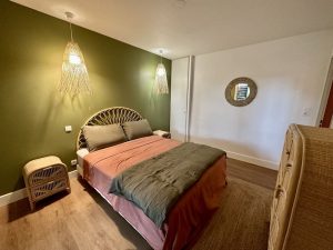 Vue de la chambre du T2 quai secret d'augustine à Narbonne