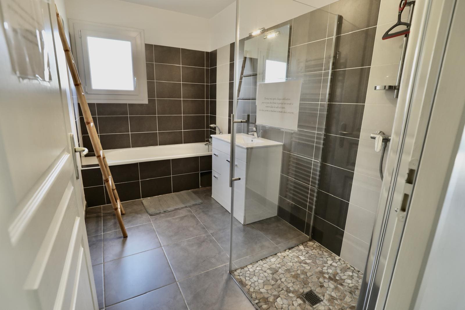 Salle d bain de la Villa Océane Location de vacances à Mimizan maison familiale