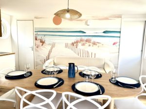 Salle à manger chalet de vacances pour famille à Gruissan Plage